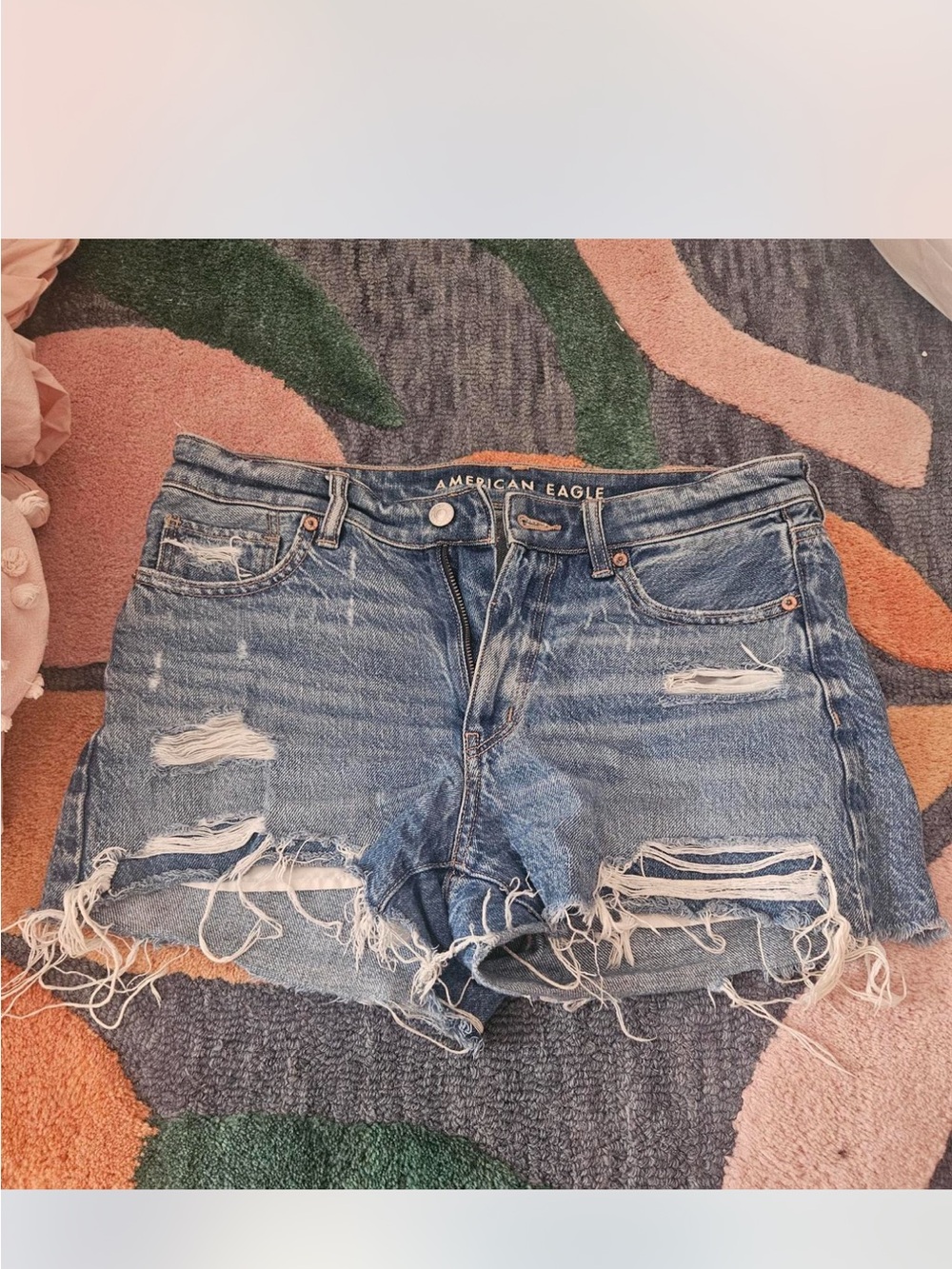 American Eagle Outfitters Women's Distressed Denim mom Shorts - Blue